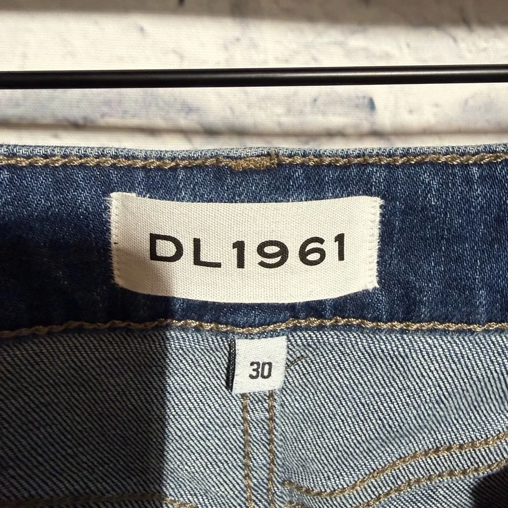 DL1961 Florence Instasculpt Cropped Distressed Mid Rise Jeans, Size 30 - Picture 11 of 13